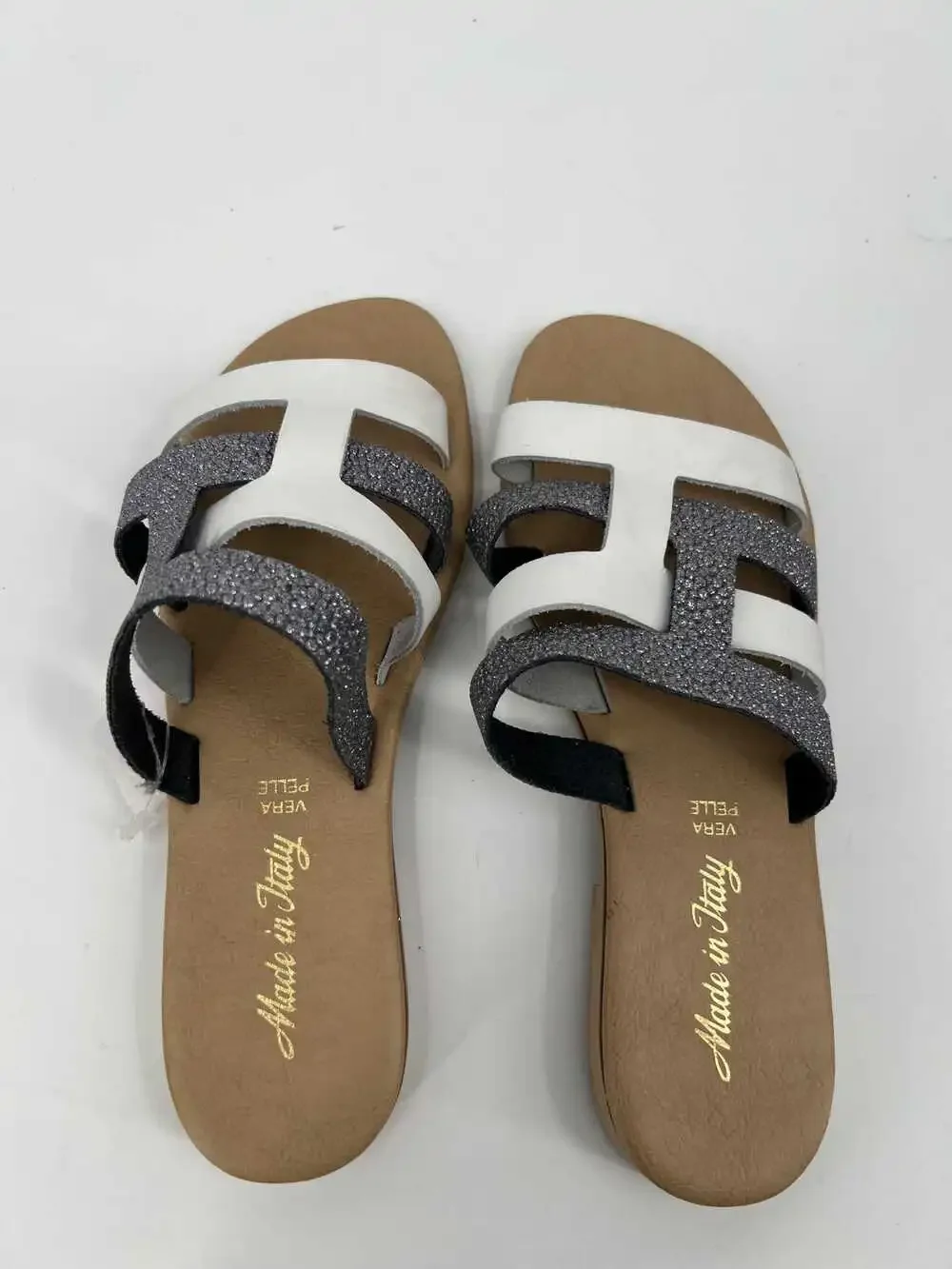 Vera Pelle step into